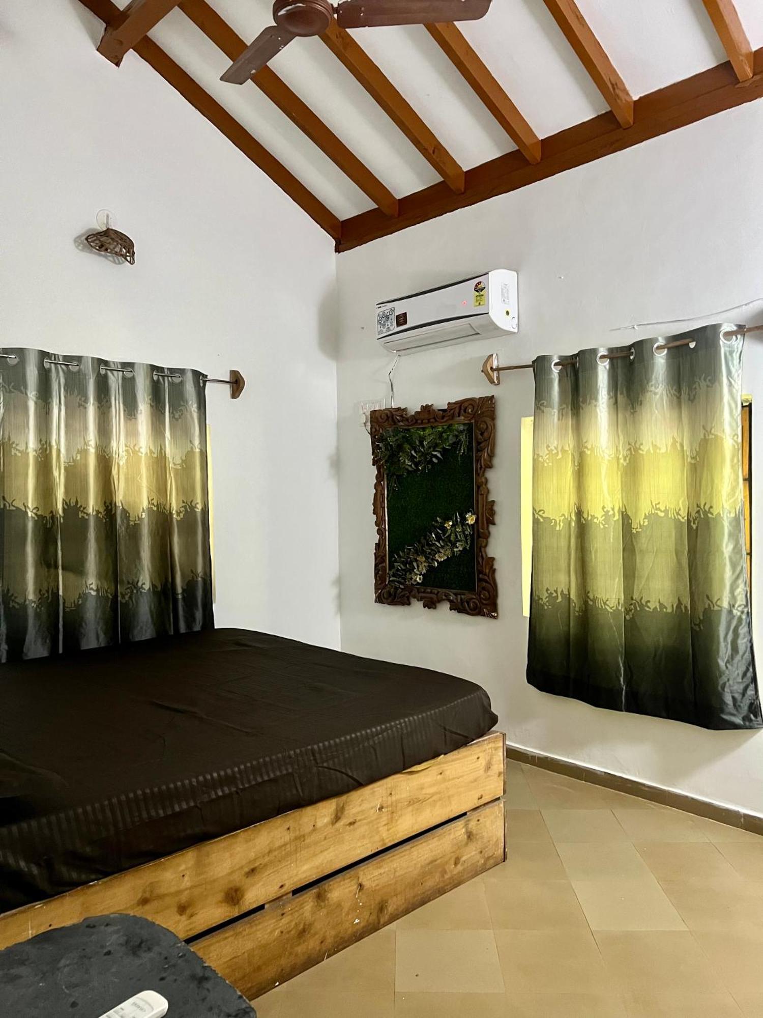 The Sunset Chalet Anjuna Esterno foto